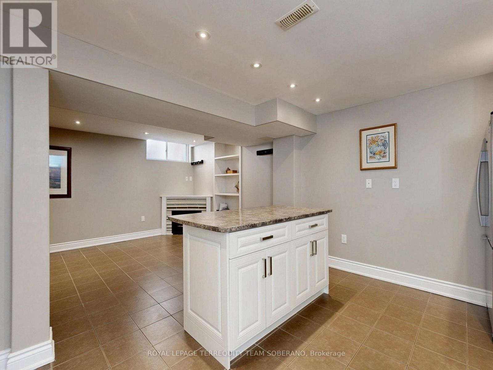 












29 MONTEREY ROAD

,
Vaughan,




Ontario
L4H1W3

