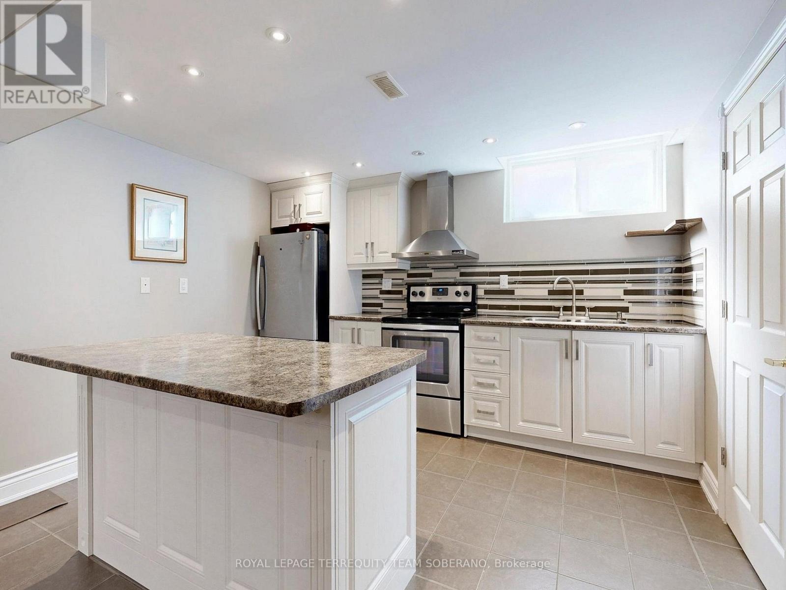 












29 MONTEREY ROAD

,
Vaughan,




Ontario
L4H1W3

