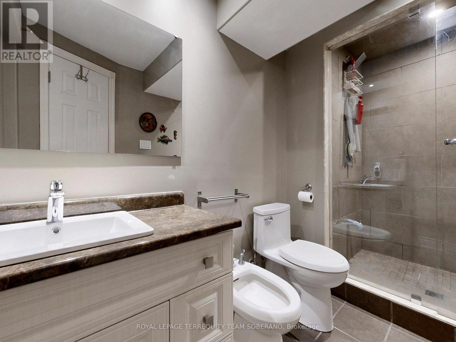 












29 MONTEREY ROAD

,
Vaughan,




Ontario
L4H1W3

