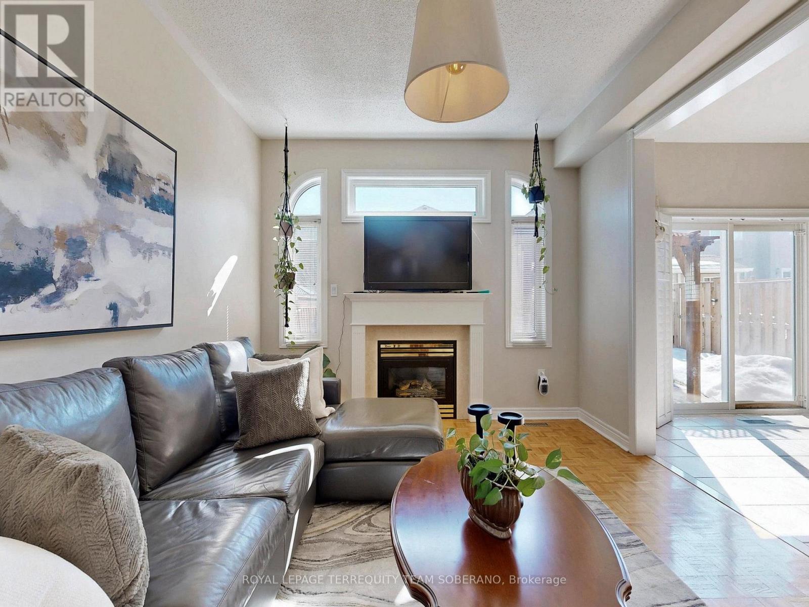 












29 MONTEREY ROAD

,
Vaughan,




Ontario
L4H1W3

