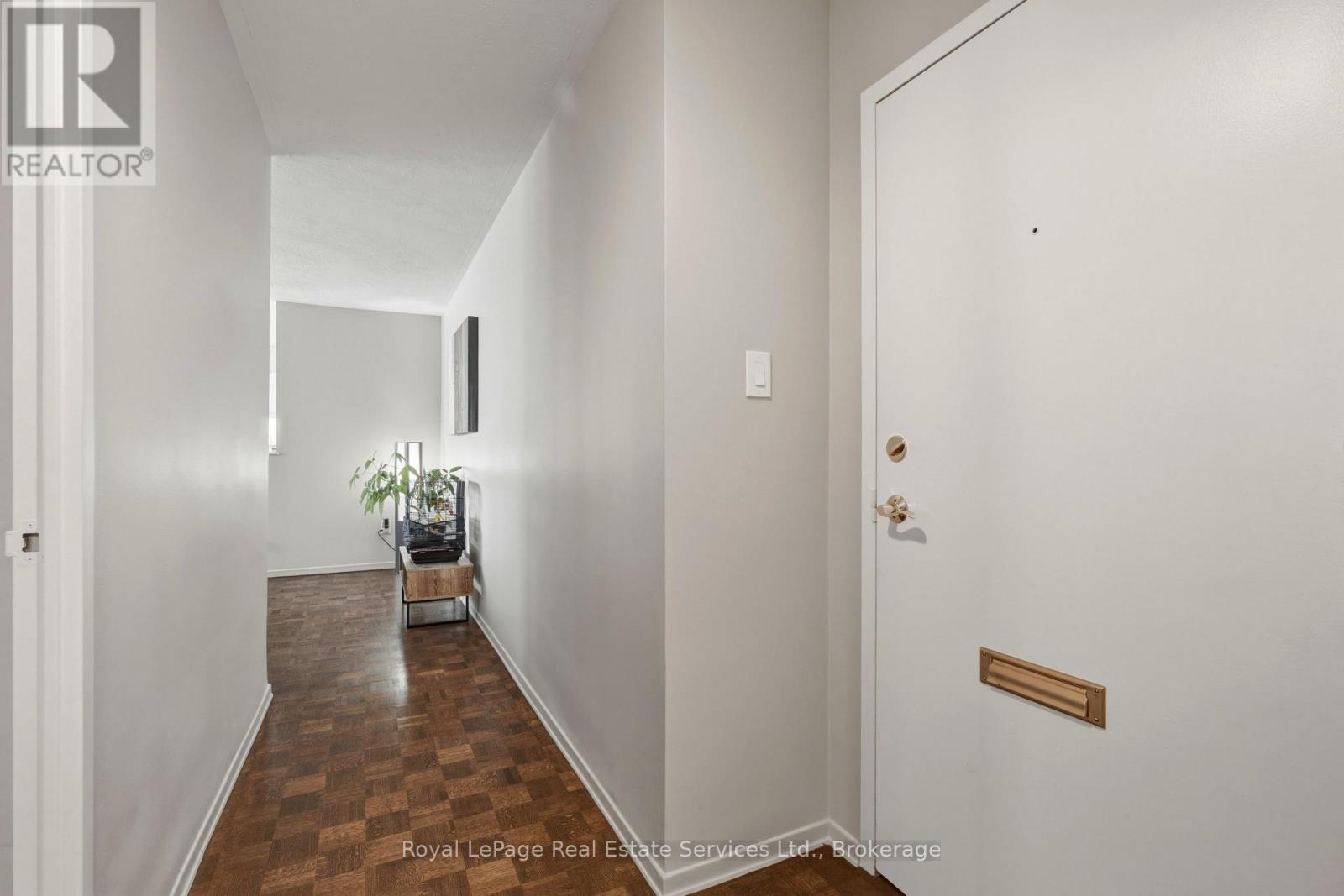 












102 - 15 TOWERING HEIGHTS BOULEVARD

,
St. Catharines (Glendale/Glenridge),




Ontario
L2T3G7

