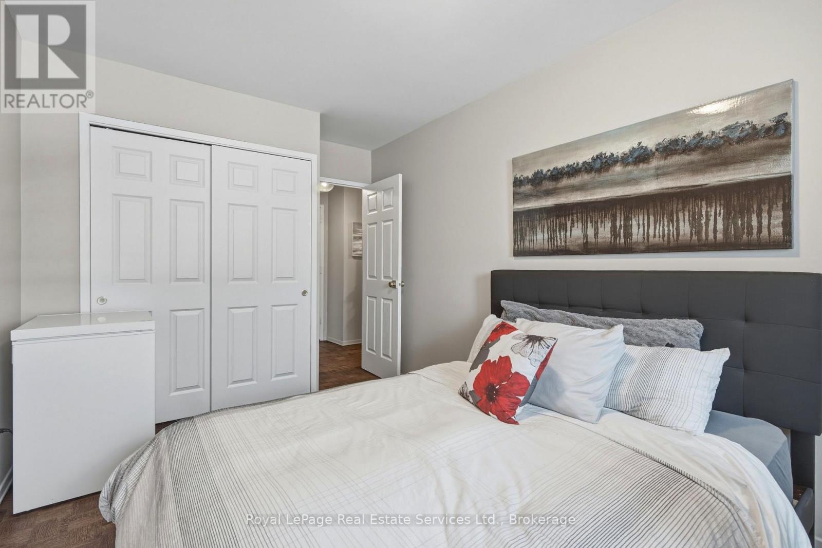 












102 - 15 TOWERING HEIGHTS BOULEVARD

,
St. Catharines (Glendale/Glenridge),




Ontario
L2T3G7

