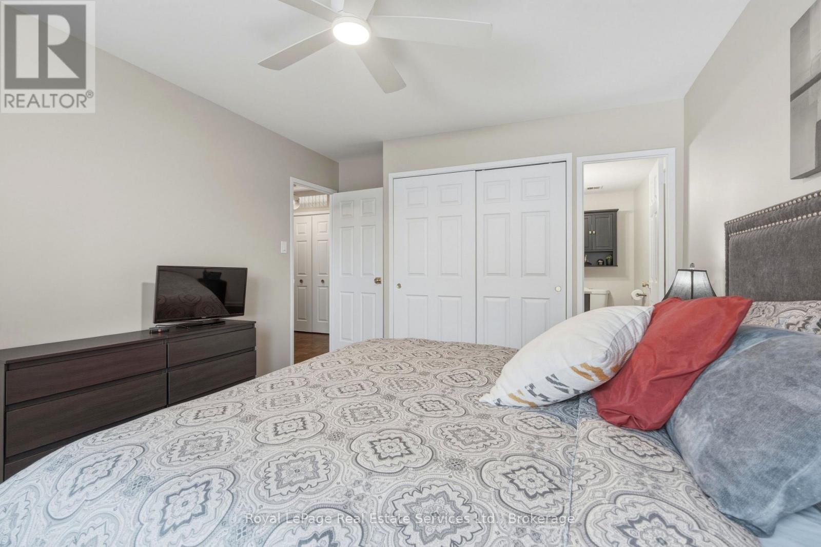 












102 - 15 TOWERING HEIGHTS BOULEVARD

,
St. Catharines (Glendale/Glenridge),




Ontario
L2T3G7

