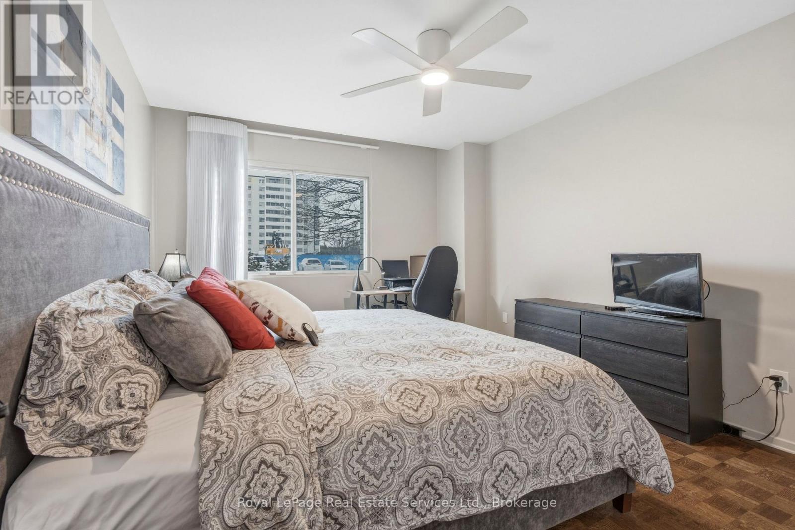 












102 - 15 TOWERING HEIGHTS BOULEVARD

,
St. Catharines (Glendale/Glenridge),




Ontario
L2T3G7

