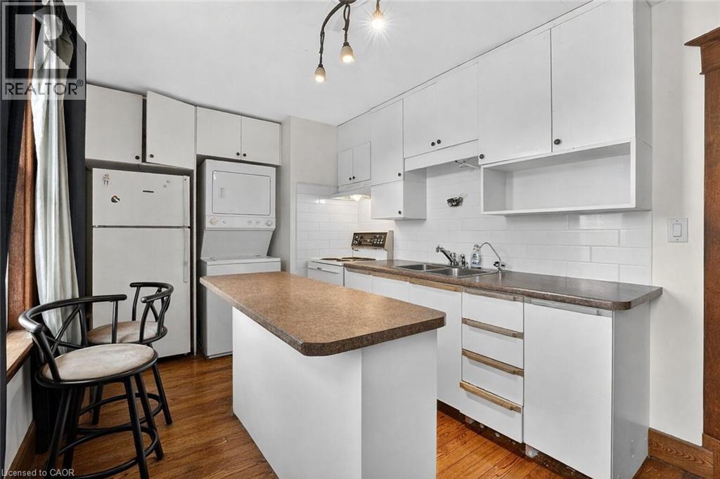 












3952 VICTORIA Avenue

,
Vineland,




Ontario
L0R2C0

