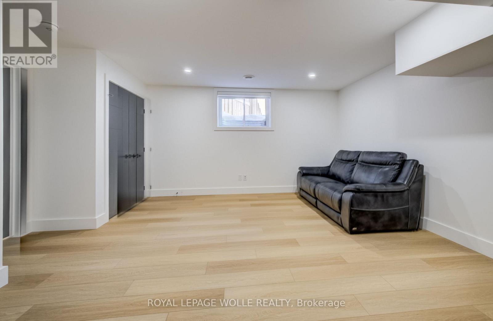 












311 ORR STREET

,
Stratford,




Ontario
N5A0J7

