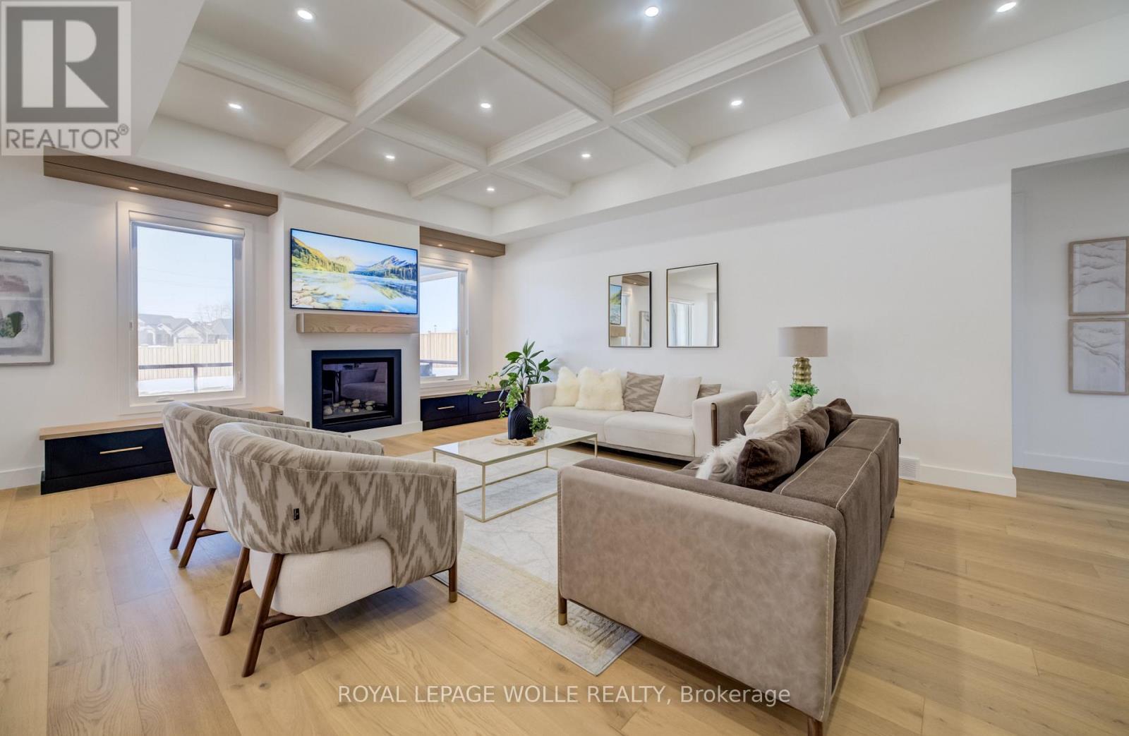 












311 ORR STREET

,
Stratford,




Ontario
N5A0J7

