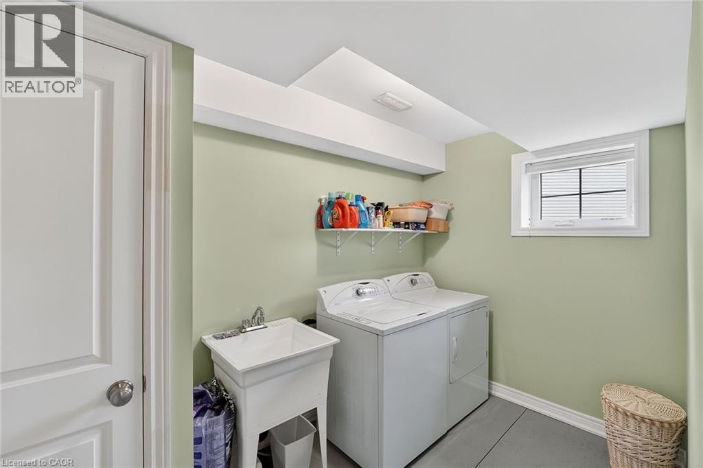 












166 MICHELLE Court

,
Welland,




Ontario
L3C0A2

