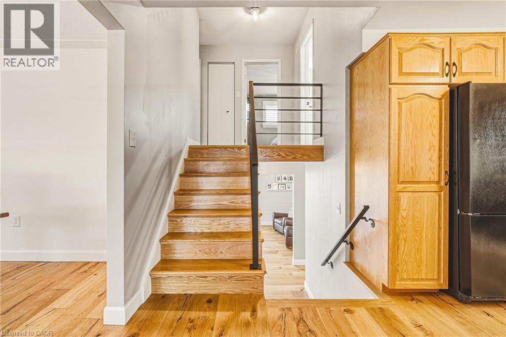 












103 EMPRESS Avenue

,
Hamilton,




Ontario
L9A1M5

