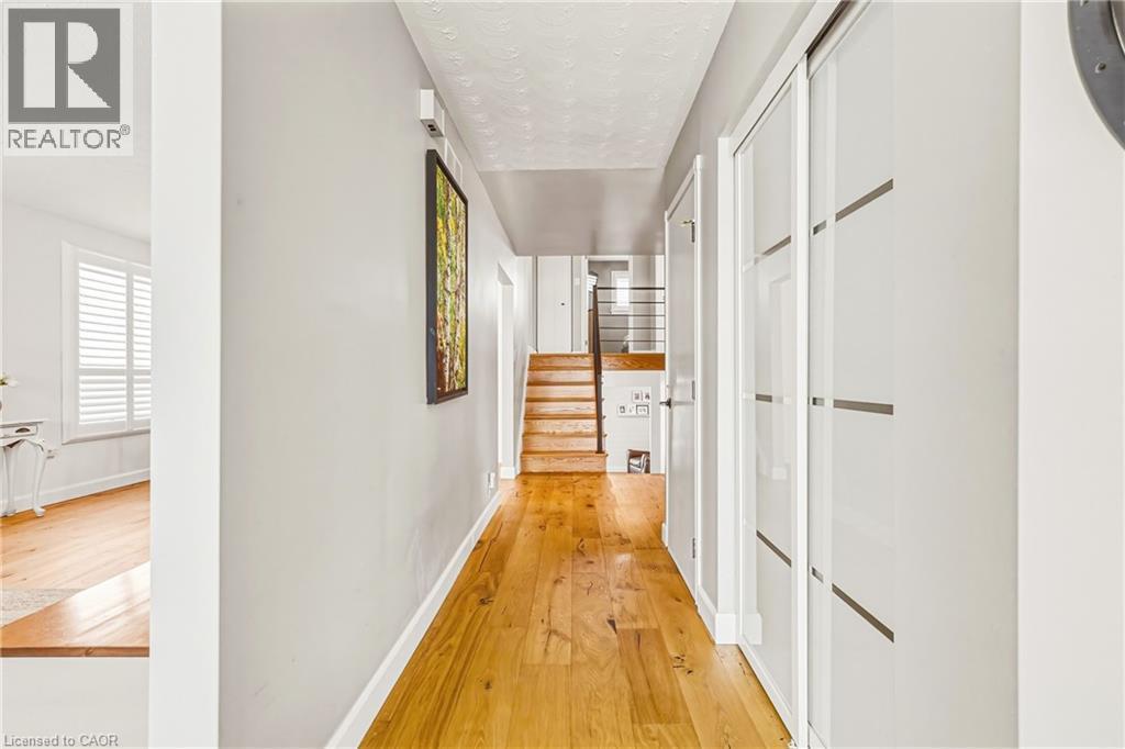 












103 EMPRESS Avenue

,
Hamilton,




Ontario
L9A1M5

