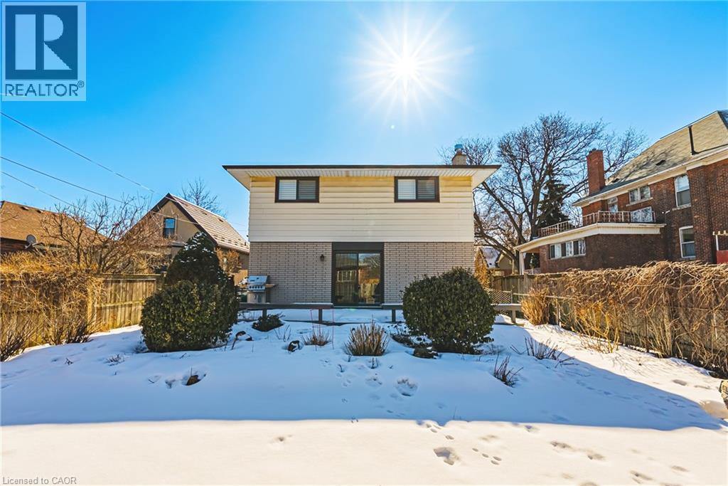 












103 EMPRESS Avenue

,
Hamilton,




Ontario
L9A1M5

