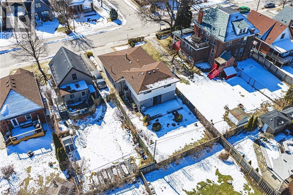 












103 EMPRESS Avenue

,
Hamilton,




Ontario
L9A1M5

