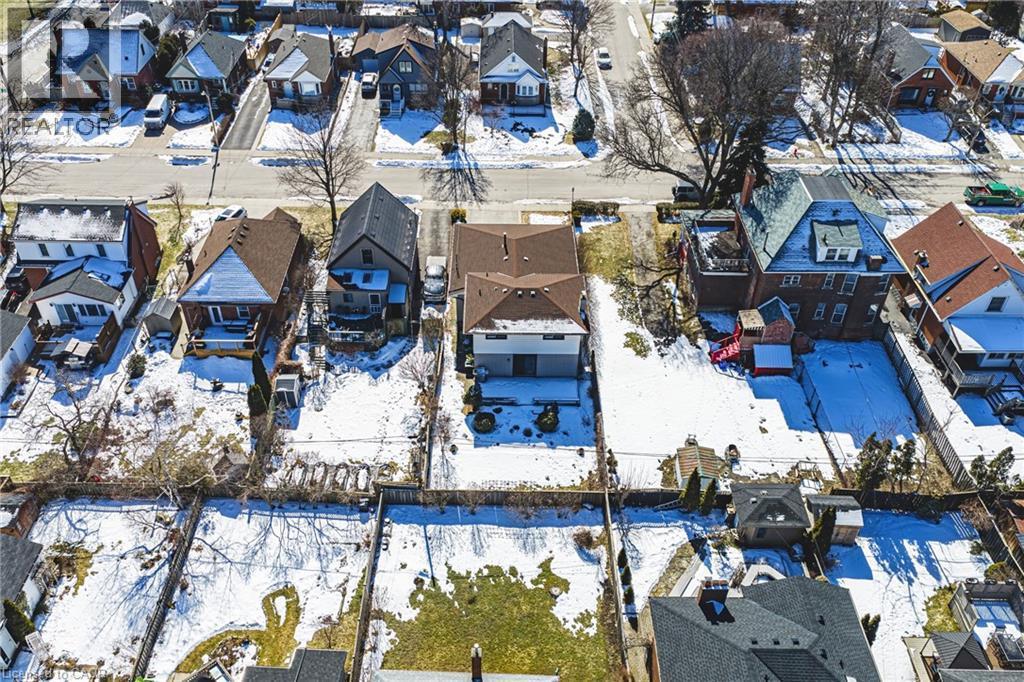 












103 EMPRESS Avenue

,
Hamilton,




Ontario
L9A1M5

