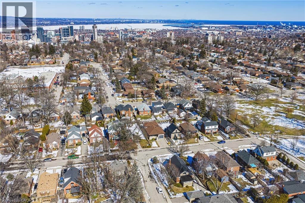 












103 EMPRESS Avenue

,
Hamilton,




Ontario
L9A1M5

