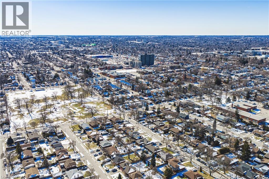 












103 EMPRESS Avenue

,
Hamilton,




Ontario
L9A1M5

