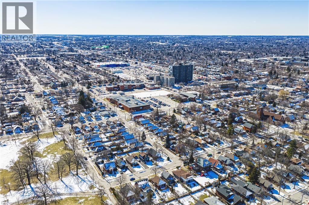 












103 EMPRESS Avenue

,
Hamilton,




Ontario
L9A1M5

