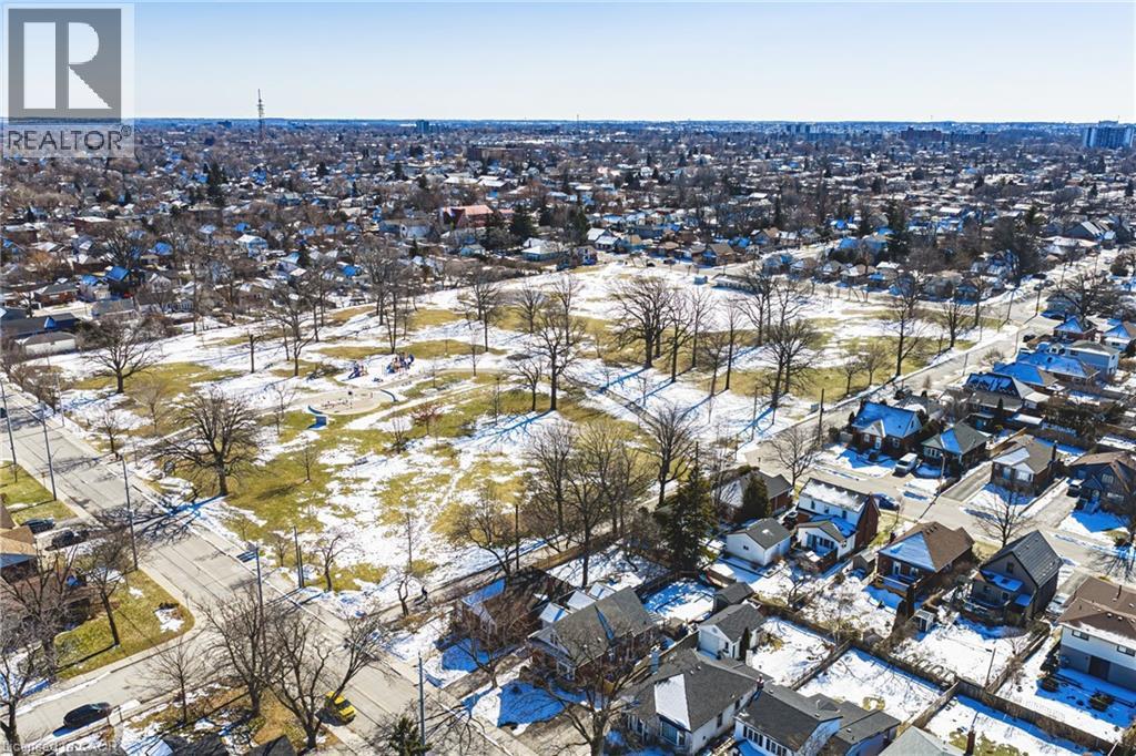 












103 EMPRESS Avenue

,
Hamilton,




Ontario
L9A1M5

