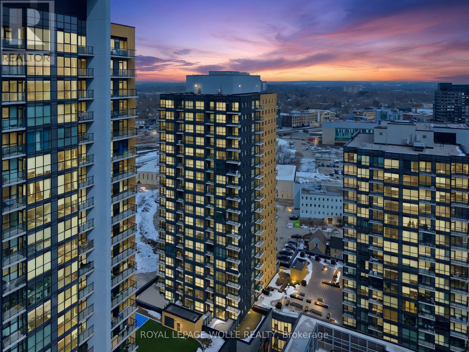 












16 - 104 GARMENT STREET

,
Waterloo,




Ontario
N2G0C8

