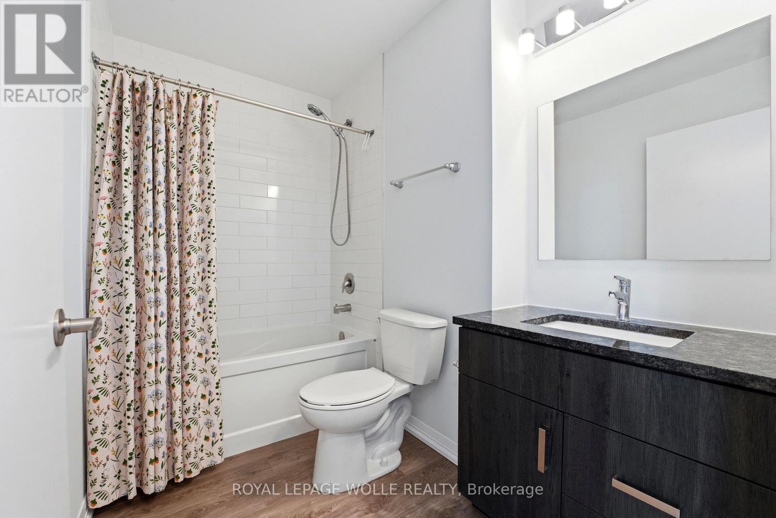 












16 - 104 GARMENT STREET

,
Waterloo,




Ontario
N2G0C8

