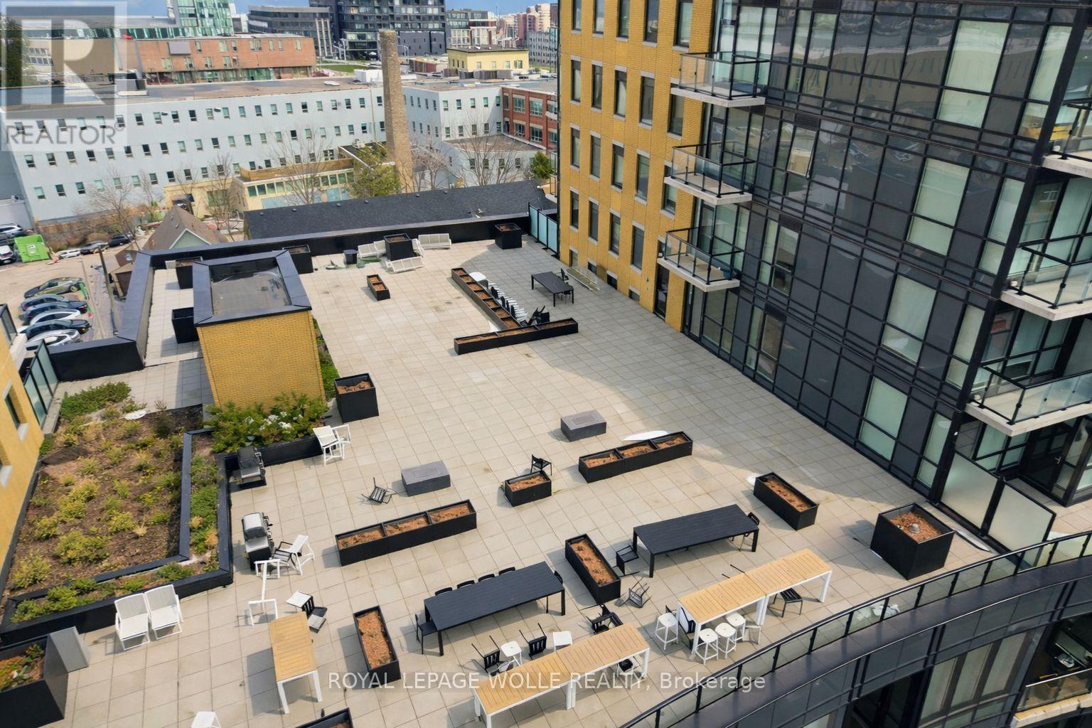 












16 - 104 GARMENT STREET

,
Waterloo,




Ontario
N2G0C8

