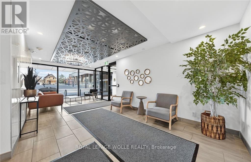 












16 - 104 GARMENT STREET

,
Waterloo,




Ontario
N2G0C8

