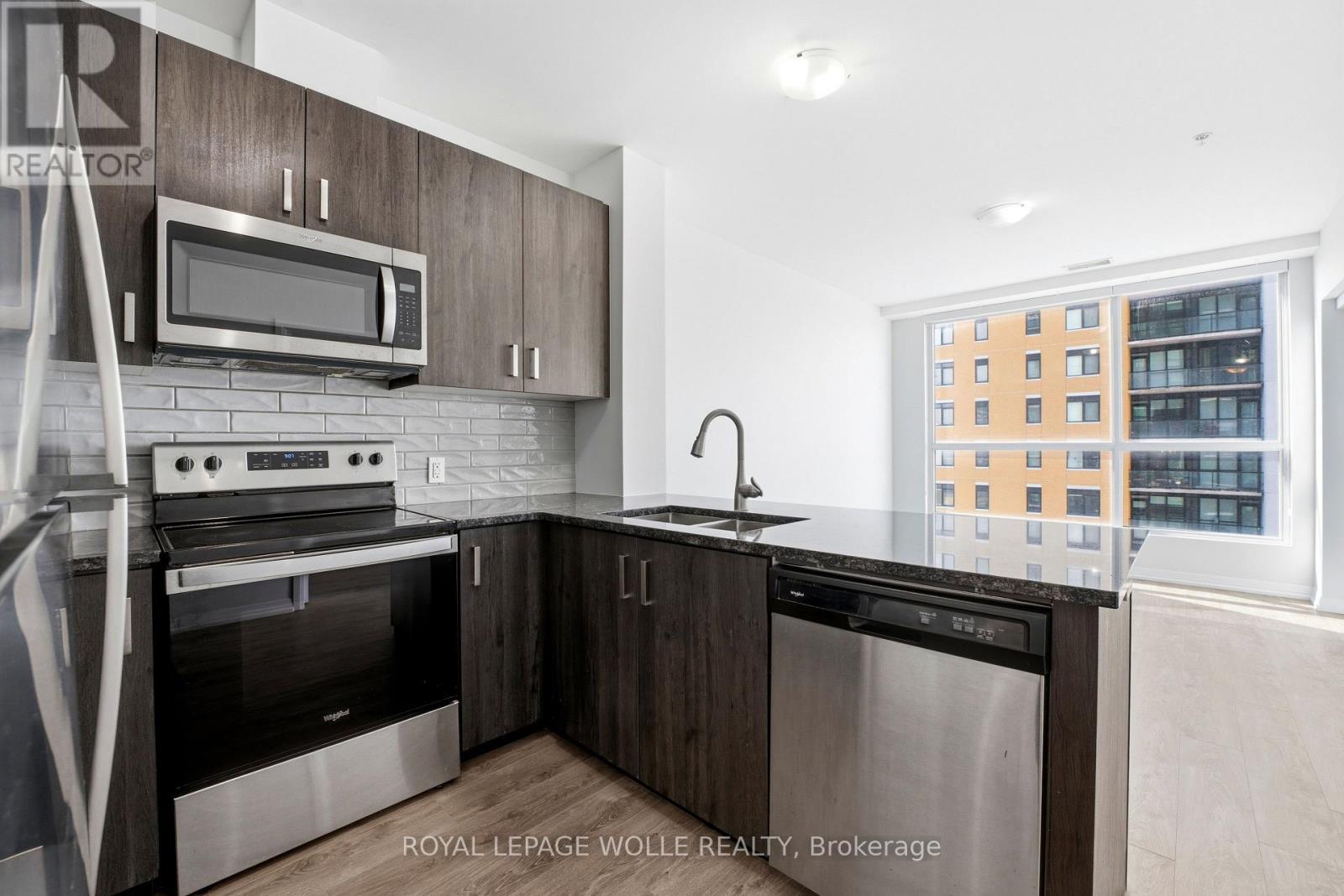 












16 - 104 GARMENT STREET

,
Waterloo,




Ontario
N2G0C8

