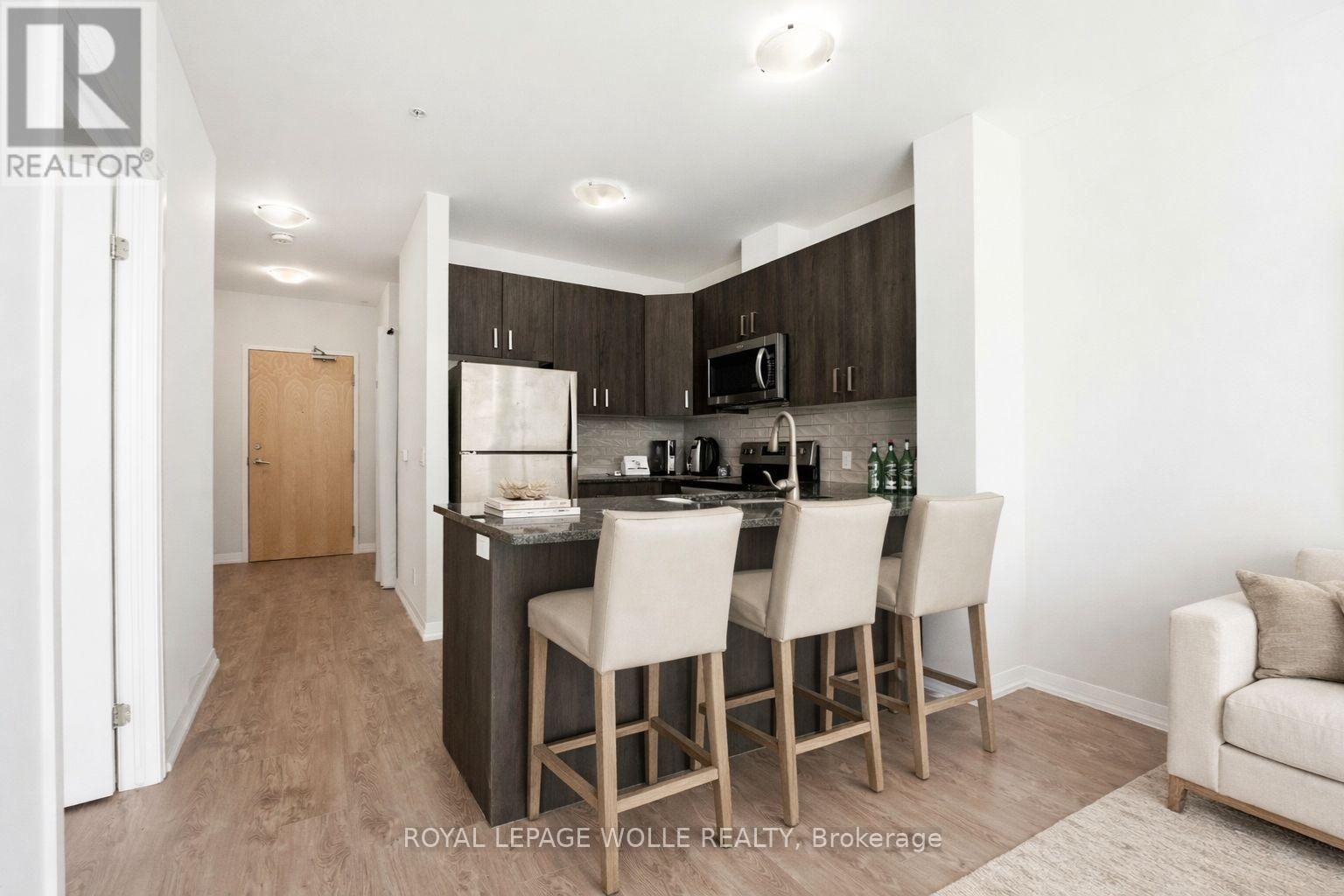 












16 - 104 GARMENT STREET

,
Waterloo,




Ontario
N2G0C8

