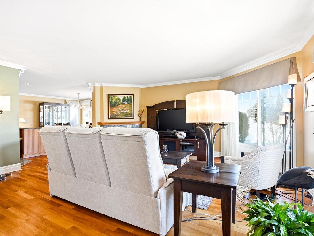 









66


Rue Desjardins

, 1,
Magog,




QC
J1X5X8

