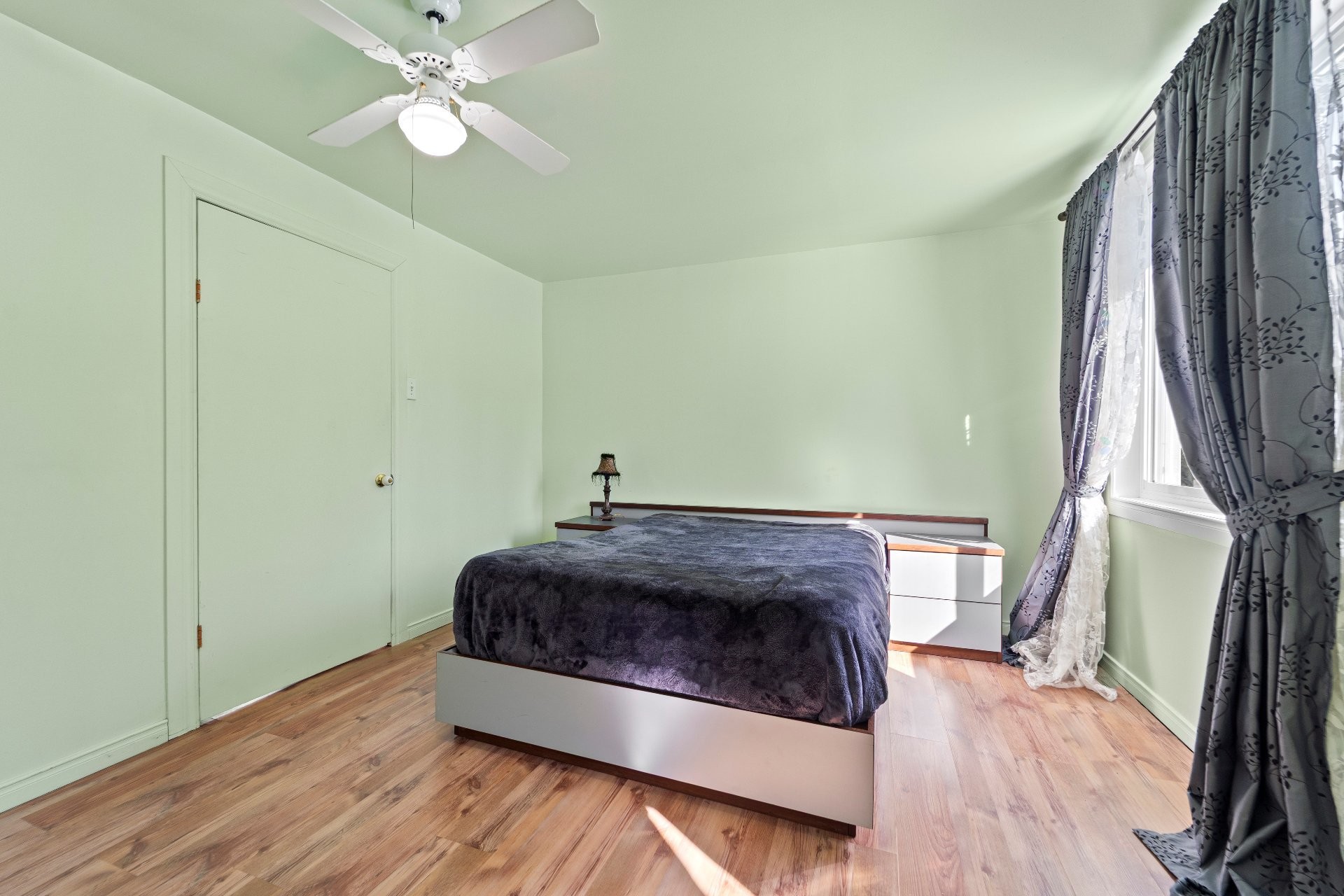 









1102


Ch. de Ste-Lucie

,
Sainte-Lucie-des-Laurentides,




QC
J0T2J0

