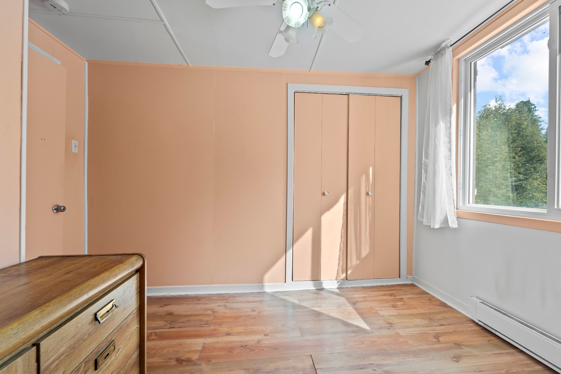 









1102


Ch. de Ste-Lucie

,
Sainte-Lucie-des-Laurentides,




QC
J0T2J0

