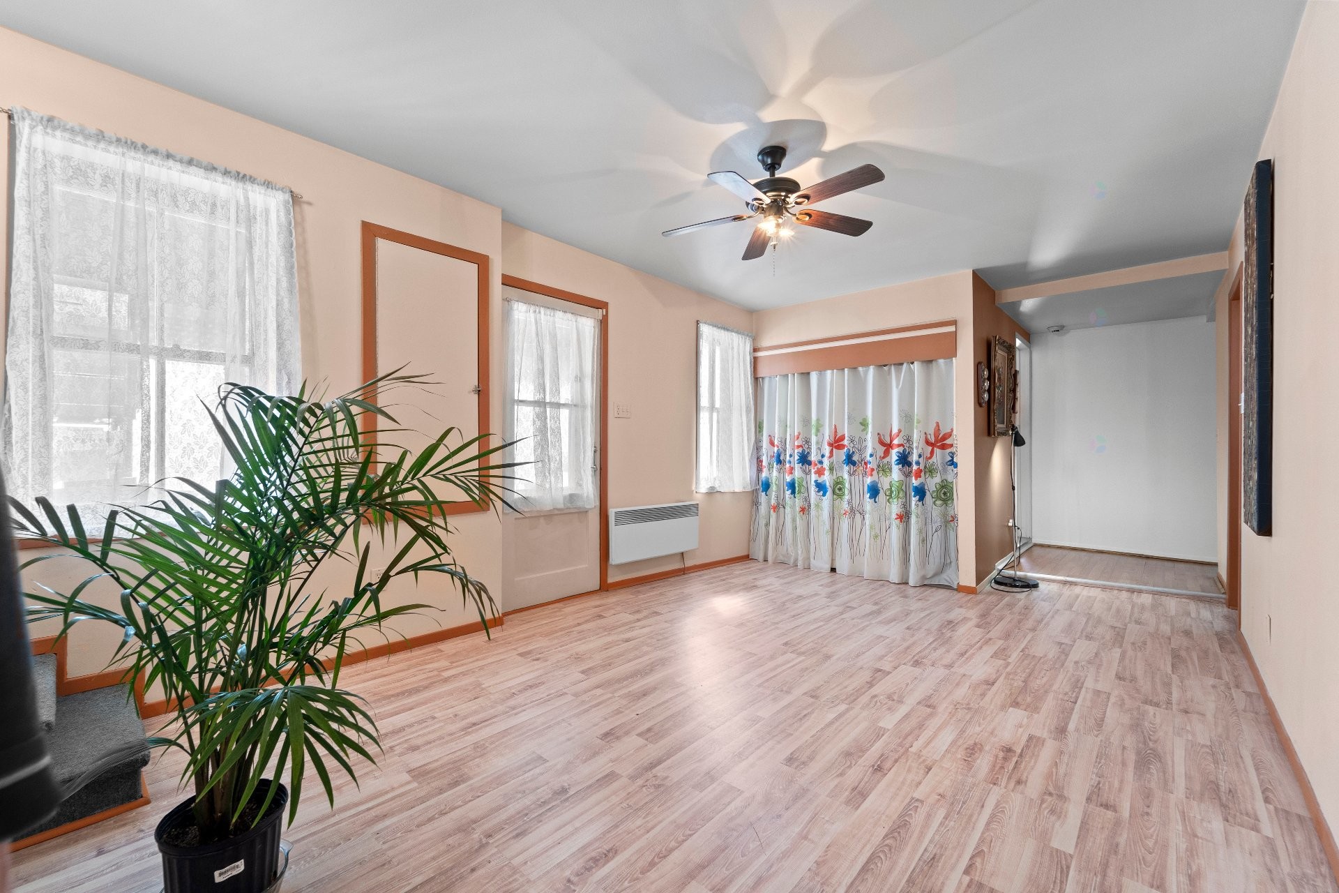 









1102


Ch. de Ste-Lucie

,
Sainte-Lucie-des-Laurentides,




QC
J0T2J0

