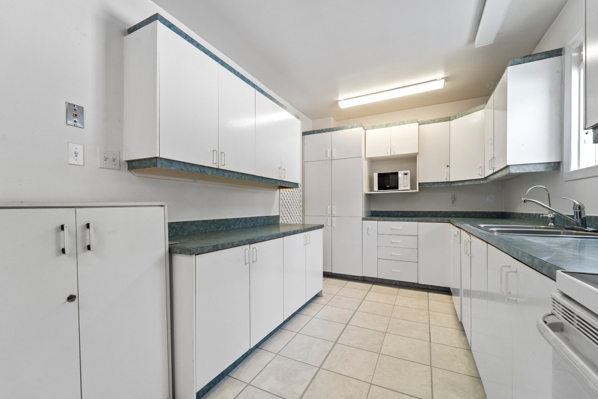 









1102


Ch. de Ste-Lucie

,
Sainte-Lucie-des-Laurentides,




QC
J0T2J0

