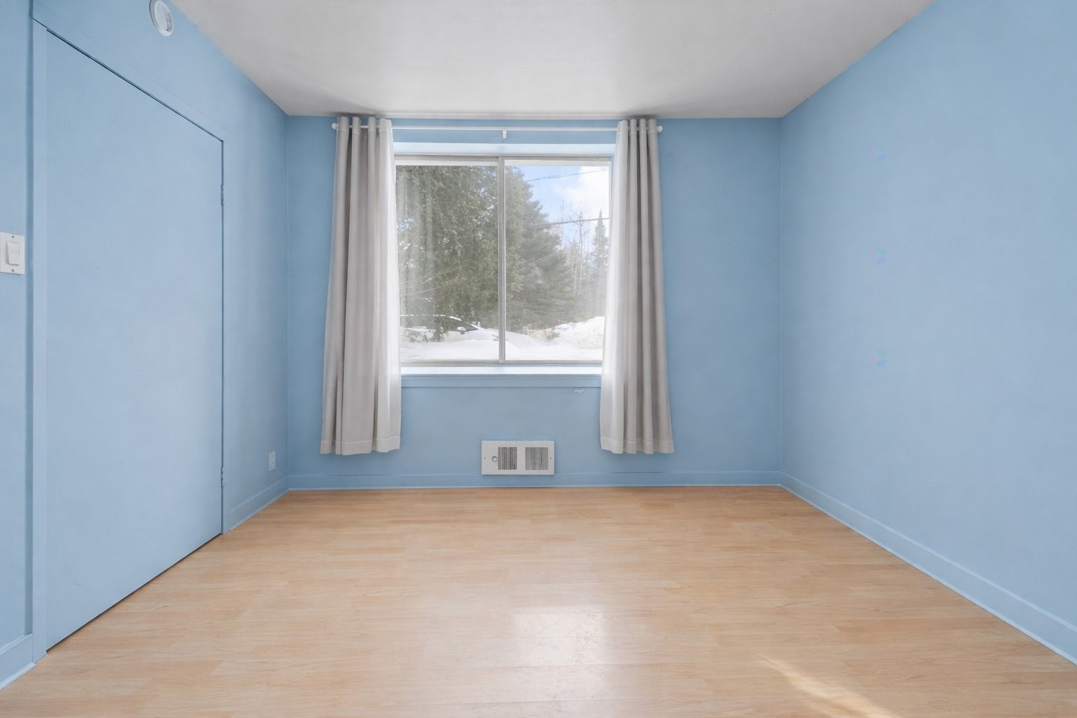 









1102


Ch. de Ste-Lucie

,
Sainte-Lucie-des-Laurentides,




QC
J0T2J0

