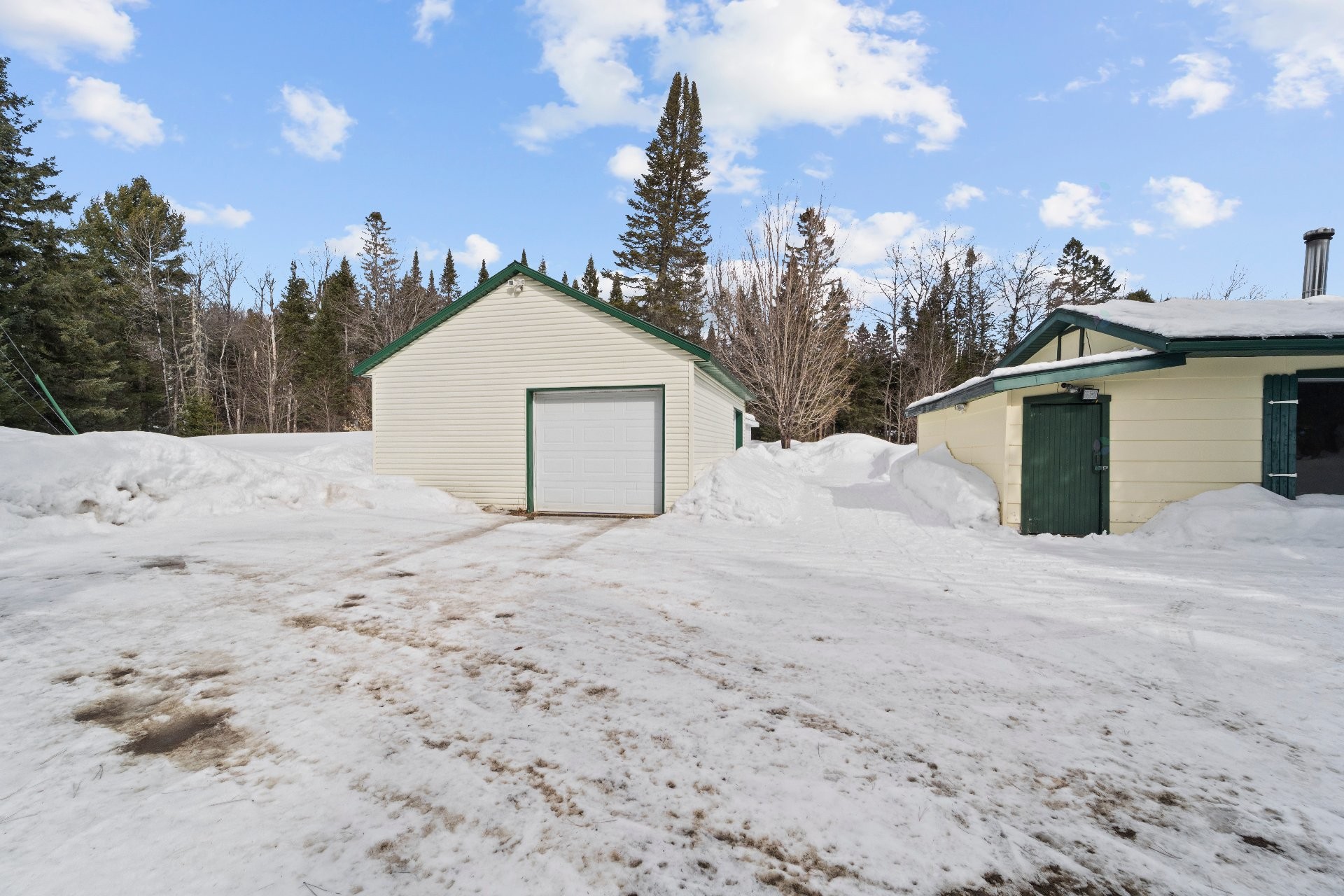 









1102


Ch. de Ste-Lucie

,
Sainte-Lucie-des-Laurentides,




QC
J0T2J0

