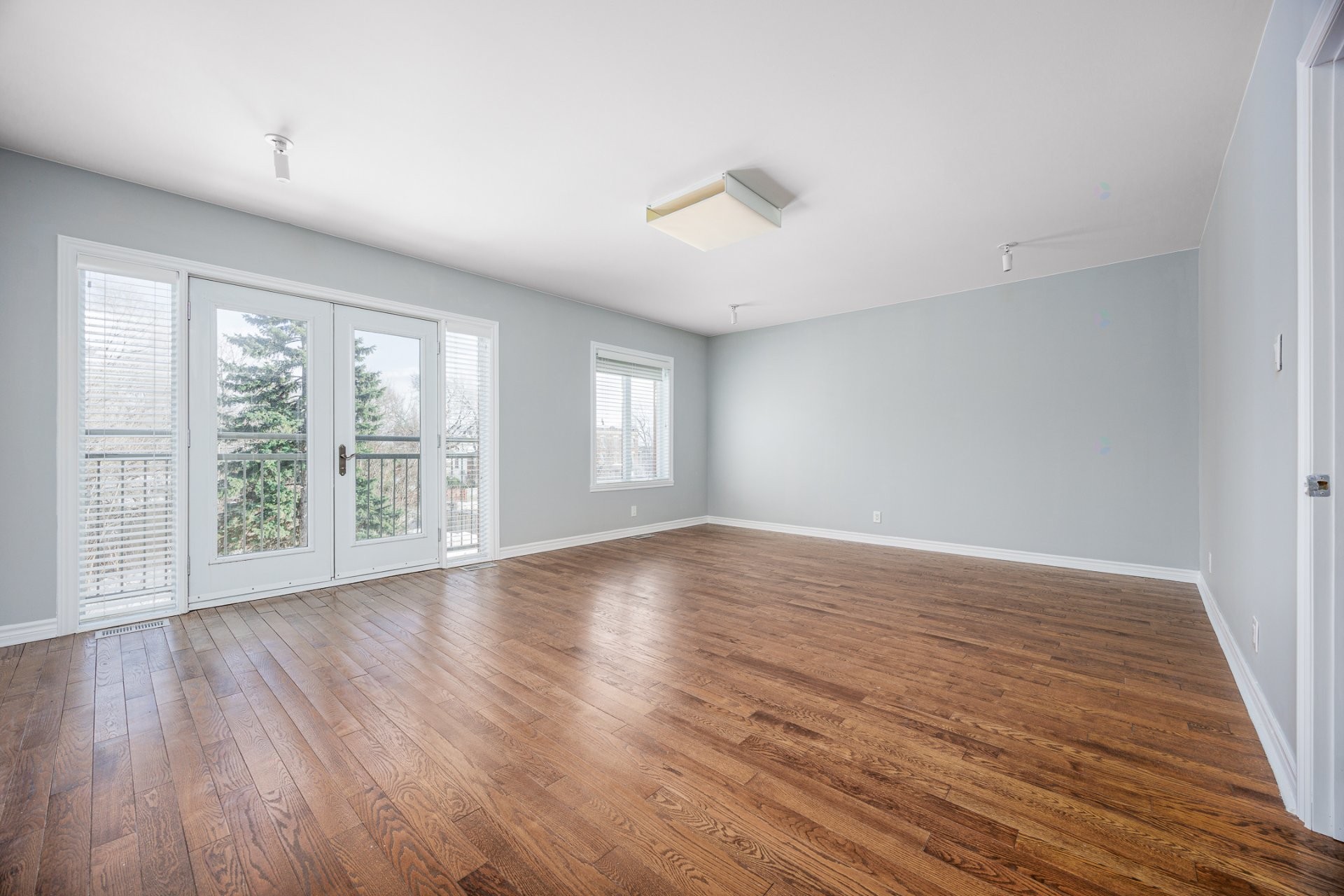 









4363


Boul. Décarie

,
Montréal (Côte-des-Neiges/Notre-Dame-de-Grâce),




QC
H4A3K4

