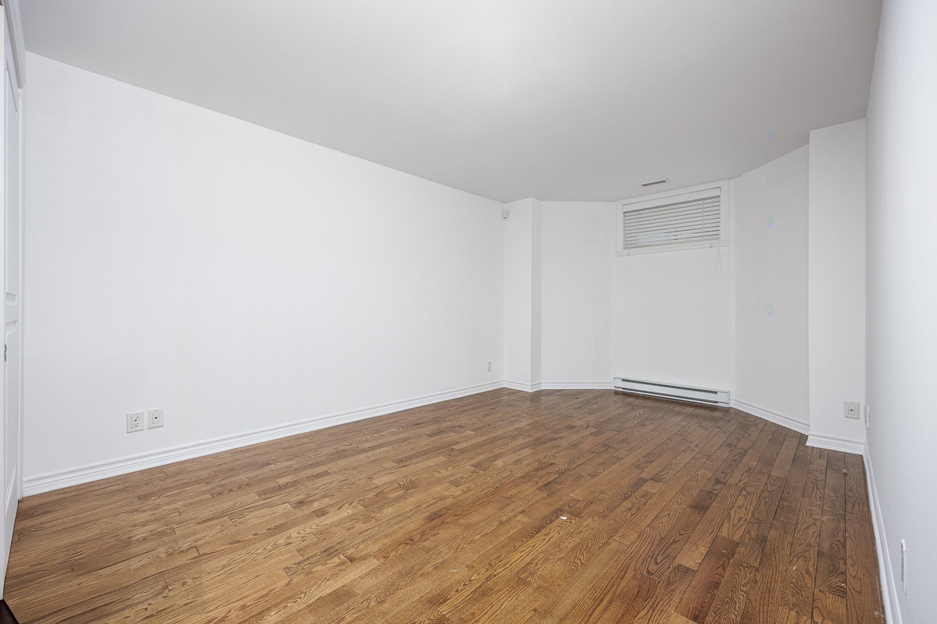 









4363


Boul. Décarie

,
Montréal (Côte-des-Neiges/Notre-Dame-de-Grâce),




QC
H4A3K4

