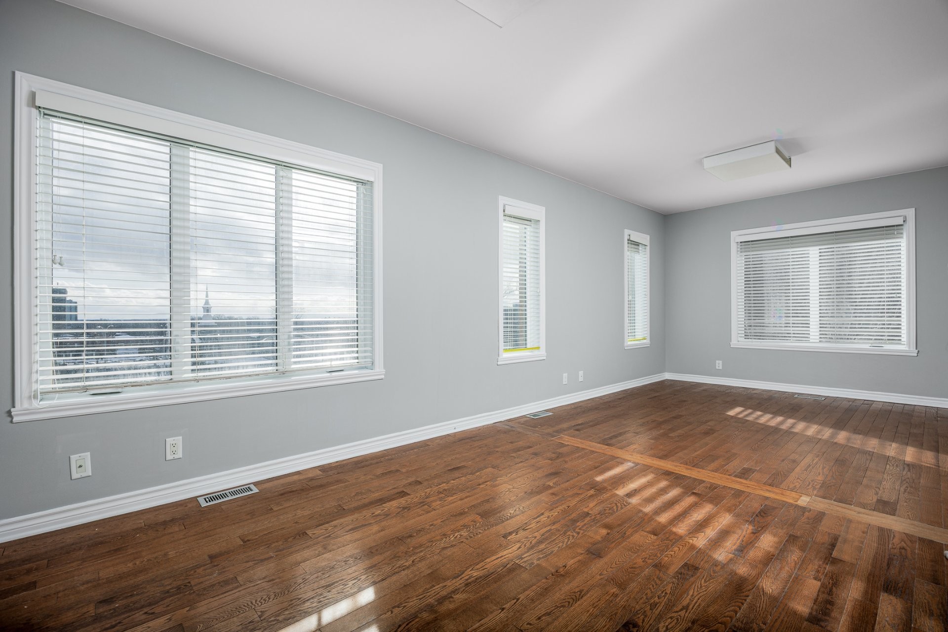 









4363


Boul. Décarie

,
Montréal (Côte-des-Neiges/Notre-Dame-de-Grâce),




QC
H4A3K4

