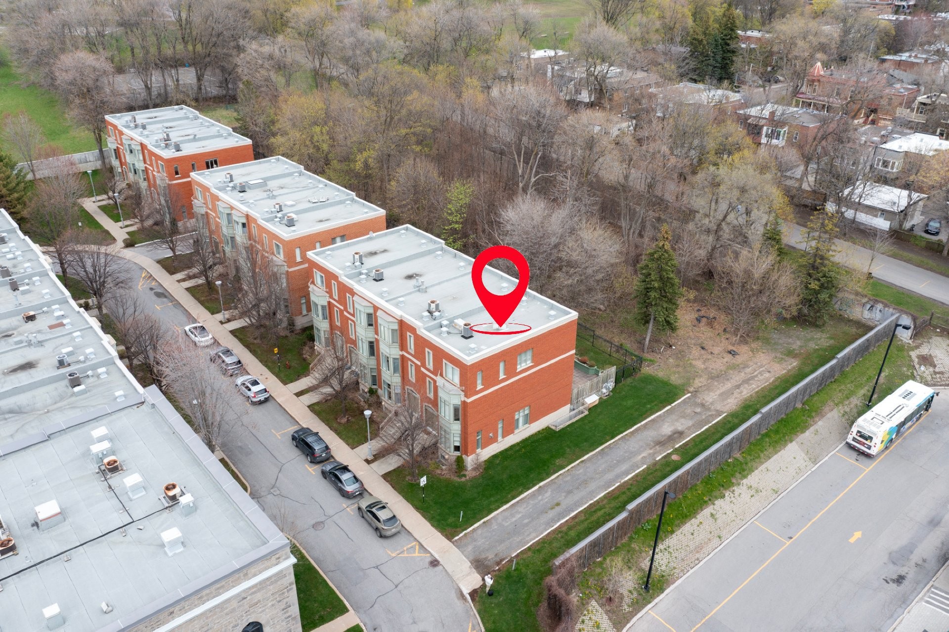 









4363


Boul. Décarie

,
Montréal (Côte-des-Neiges/Notre-Dame-de-Grâce),




QC
H4A3K4

