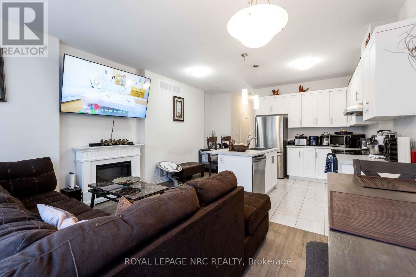 












233 LOUISE STREET

,
Welland (Lincoln/Crowland),




Ontario
L3B1S9

