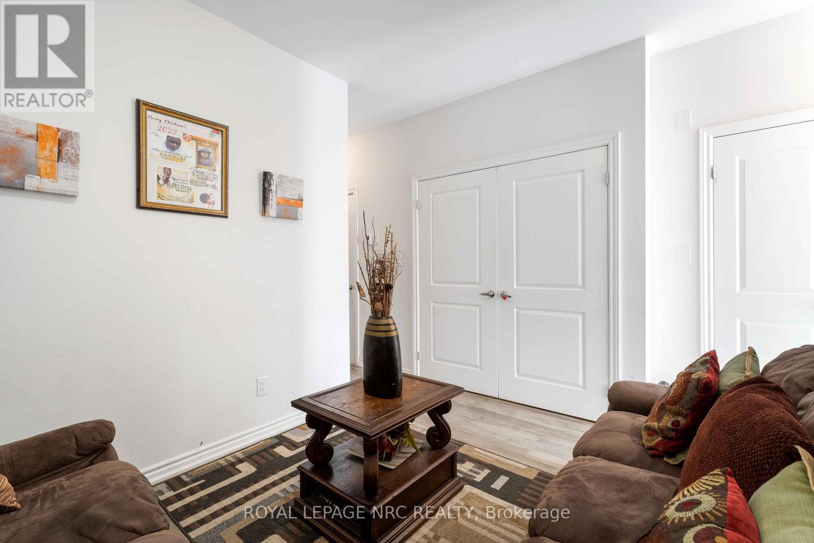 












233 LOUISE STREET

,
Welland (Lincoln/Crowland),




Ontario
L3B1S9

