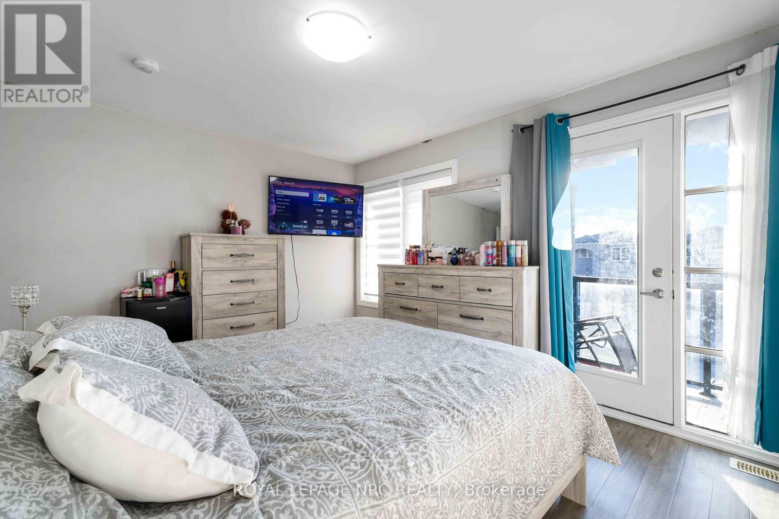 












233 LOUISE STREET

,
Welland (Lincoln/Crowland),




Ontario
L3B1S9

