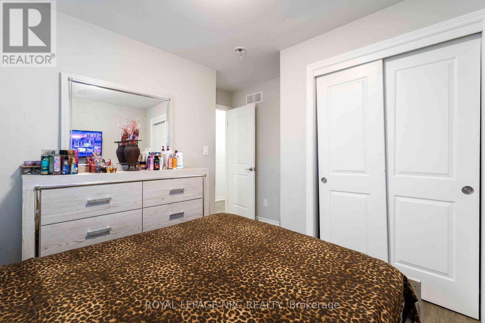 












233 LOUISE STREET

,
Welland (Lincoln/Crowland),




Ontario
L3B1S9

