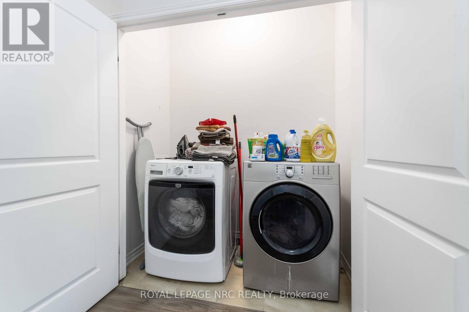 












233 LOUISE STREET

,
Welland (Lincoln/Crowland),




Ontario
L3B1S9

