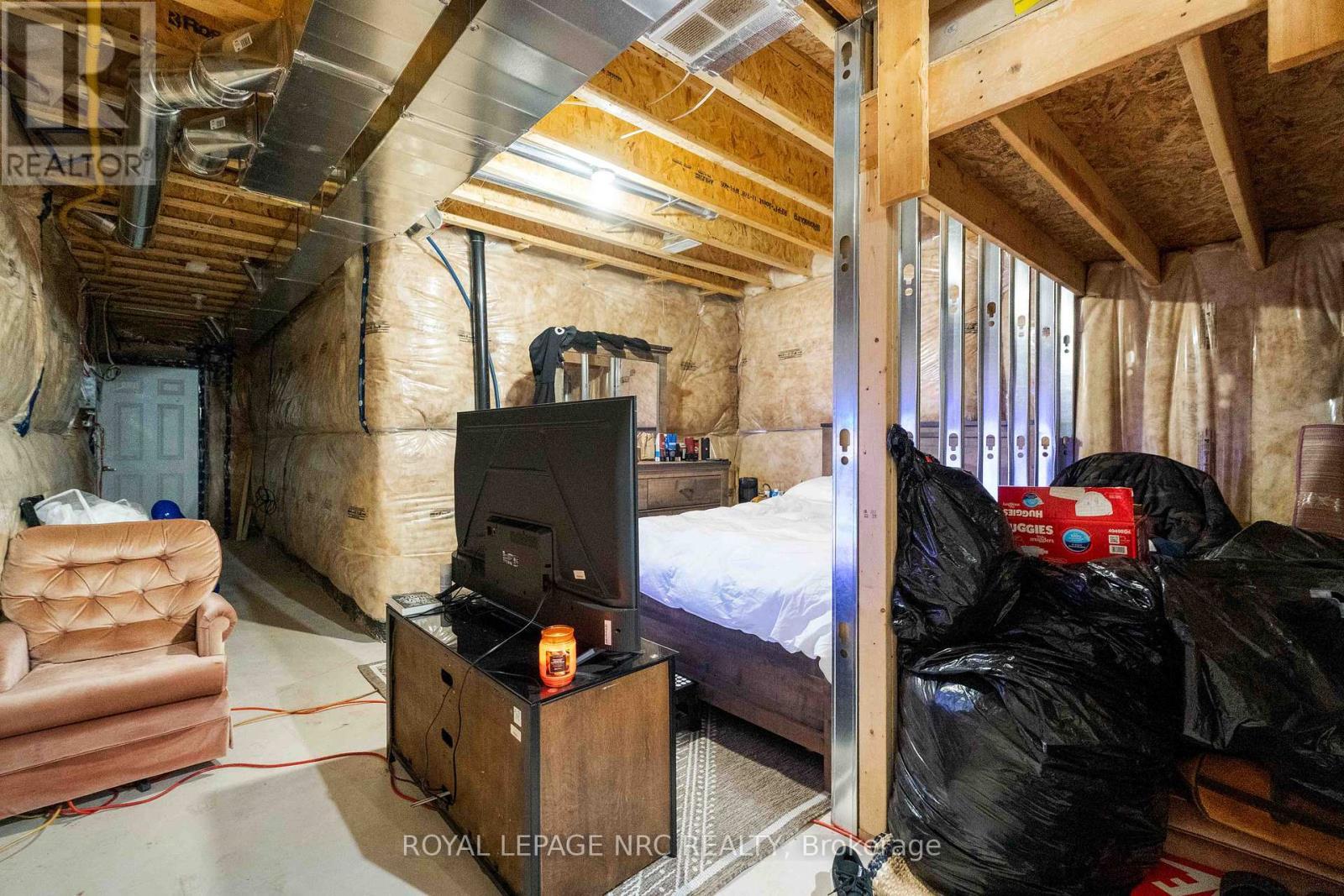 












233 LOUISE STREET

,
Welland (Lincoln/Crowland),




Ontario
L3B1S9

