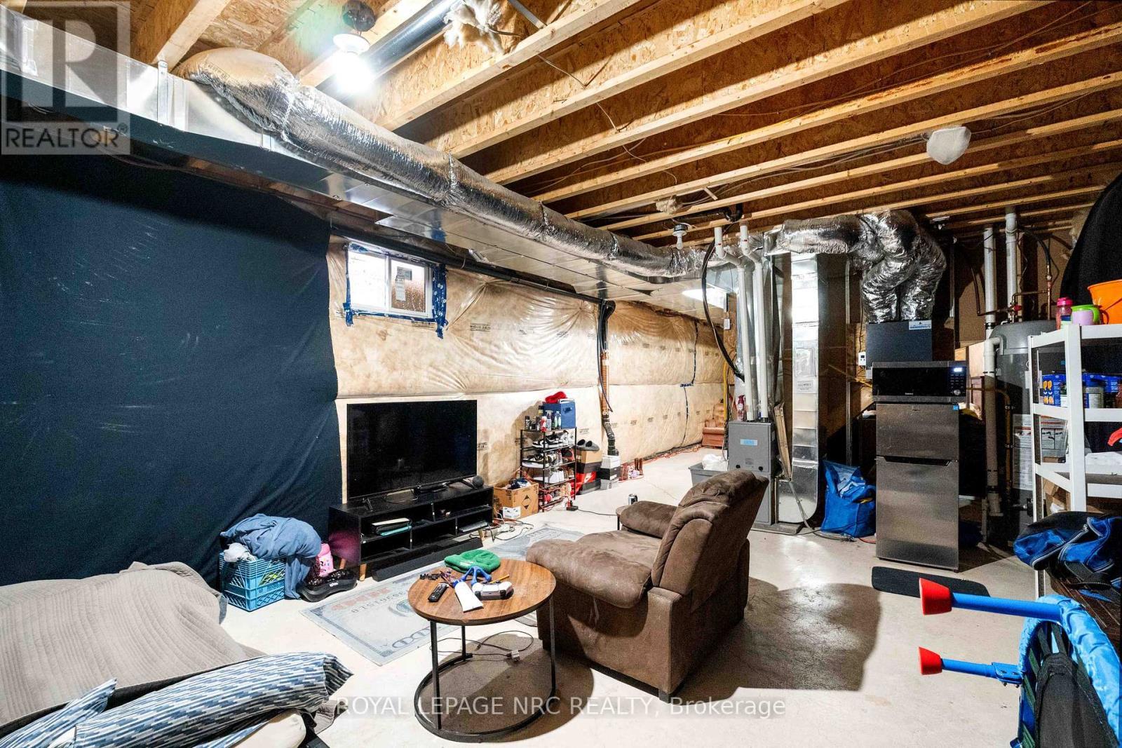 












233 LOUISE STREET

,
Welland (Lincoln/Crowland),




Ontario
L3B1S9

