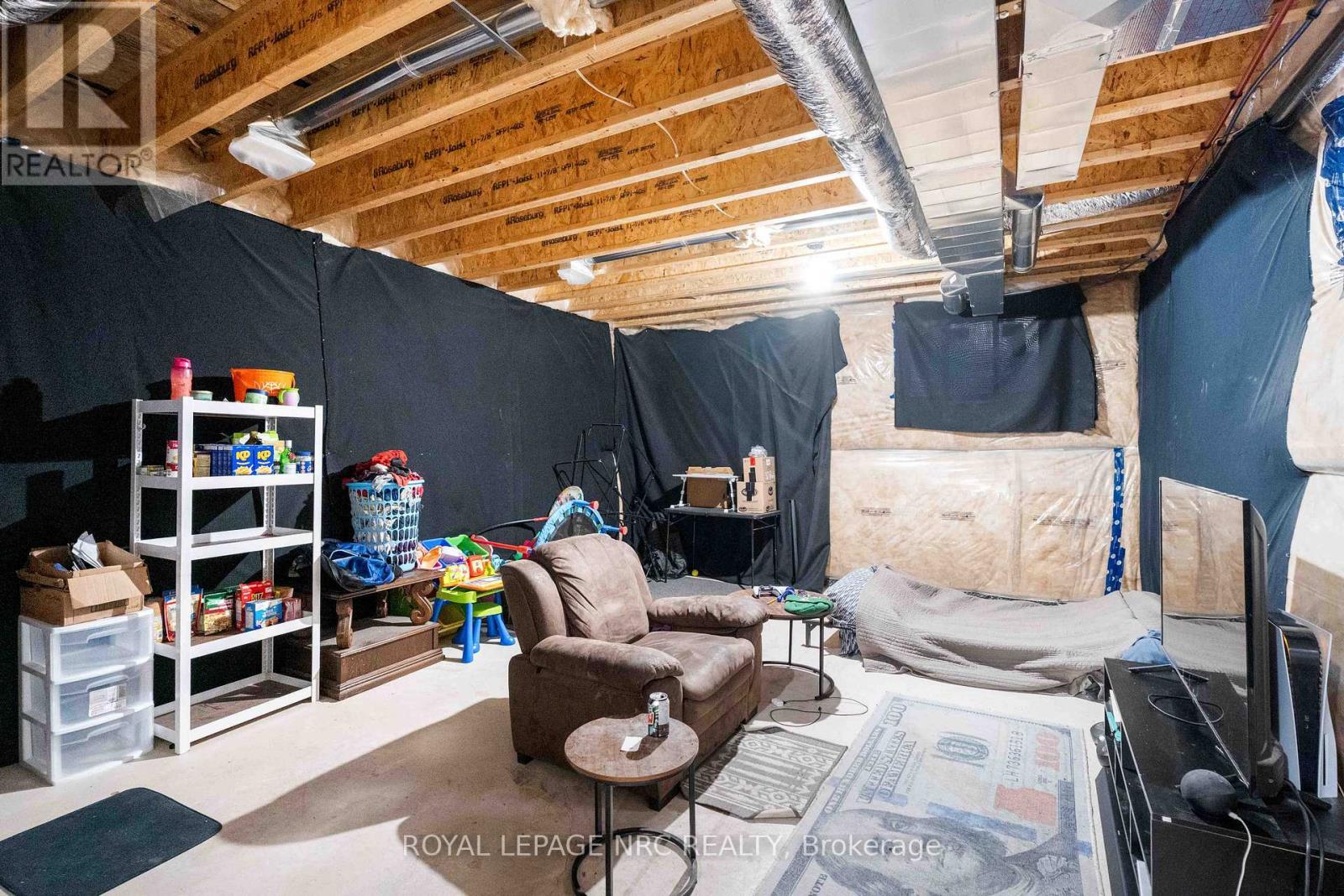 












233 LOUISE STREET

,
Welland (Lincoln/Crowland),




Ontario
L3B1S9

