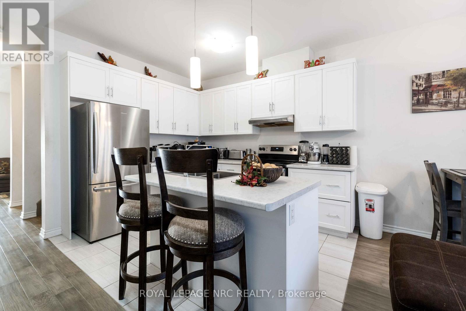 












233 LOUISE STREET

,
Welland (Lincoln/Crowland),




Ontario
L3B1S9

