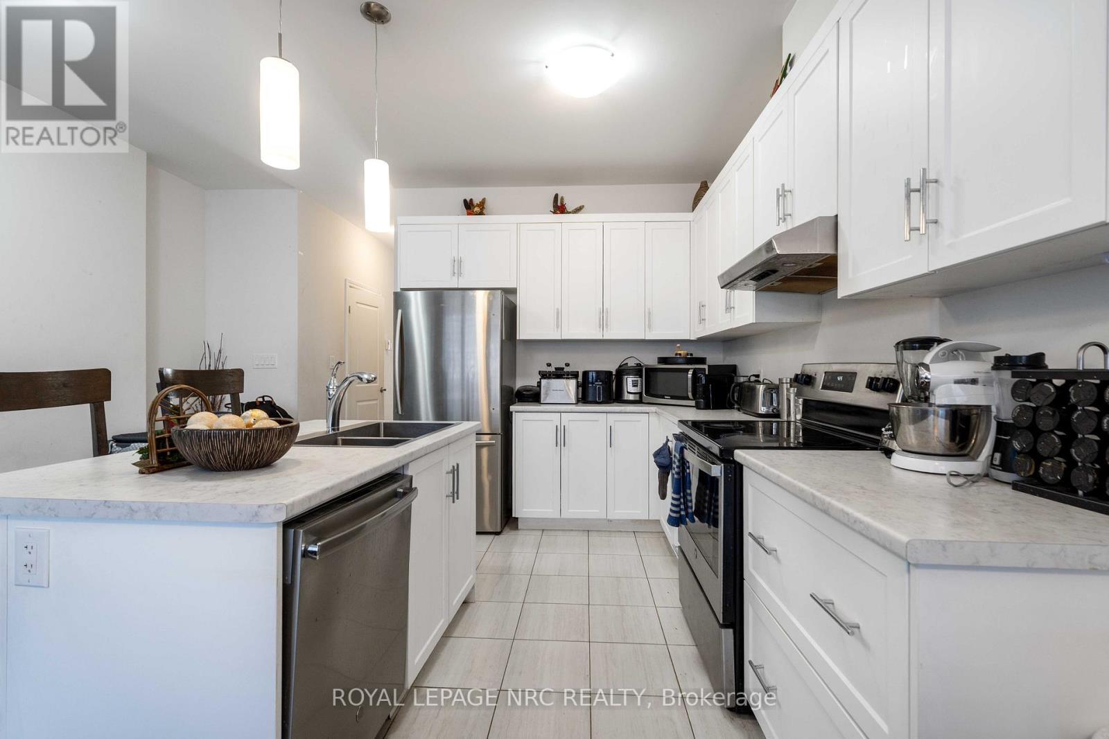 












233 LOUISE STREET

,
Welland (Lincoln/Crowland),




Ontario
L3B1S9

