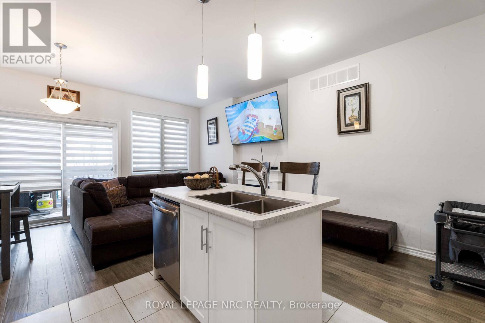 












233 LOUISE STREET

,
Welland (Lincoln/Crowland),




Ontario
L3B1S9

