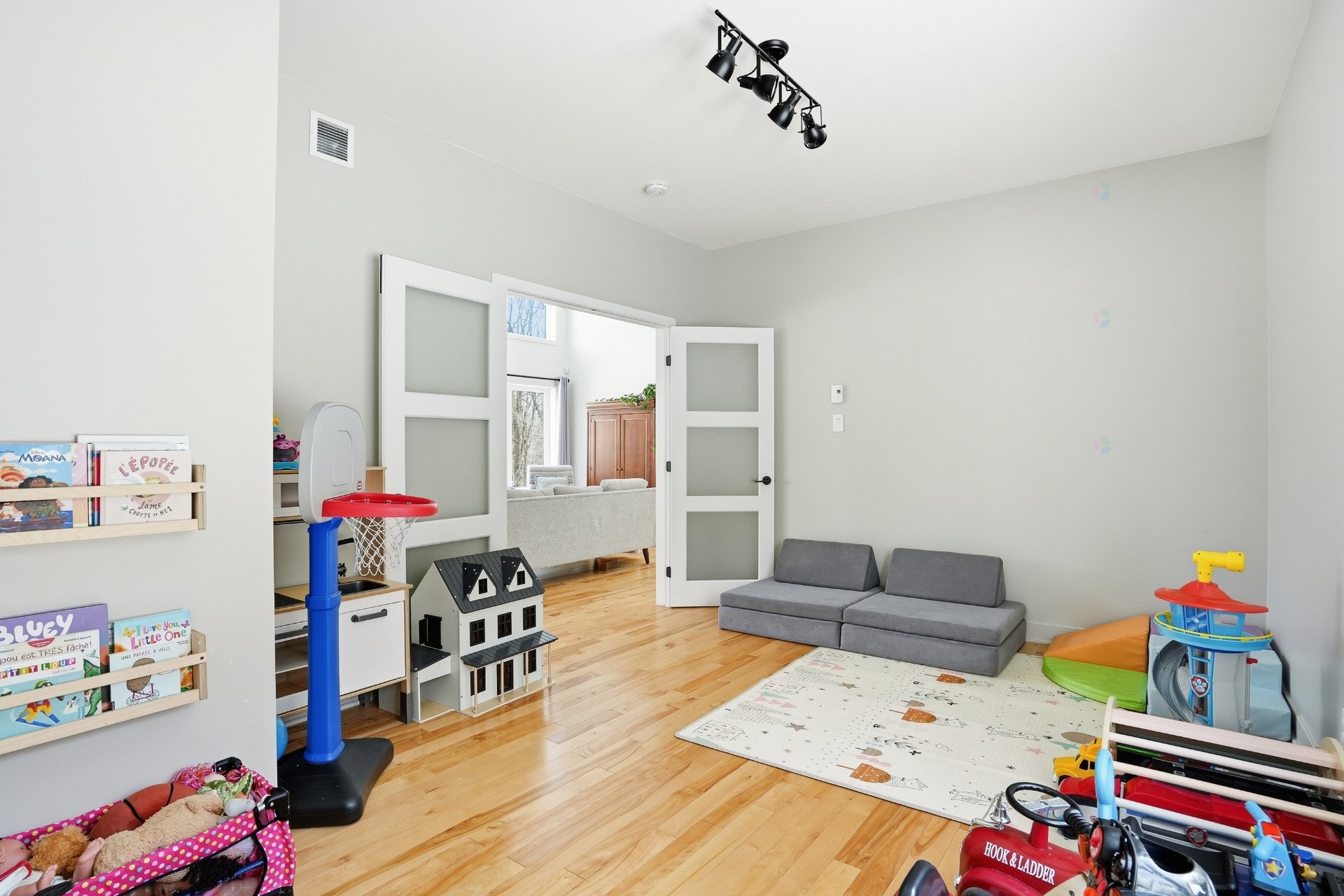 









160


Ch. Picard

,
Shefford,




QC
J2M1J1

